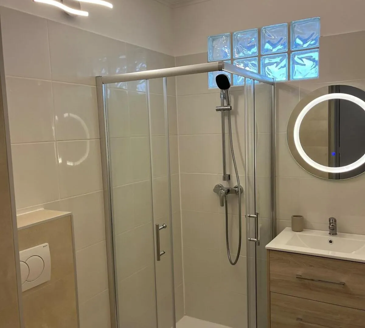 Studio Dernier Etage Renove Vallauris Apartment